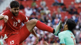 Pemain China Pamer Wajah Luka-luka Usai Viral Ditendang Bek Lebanon