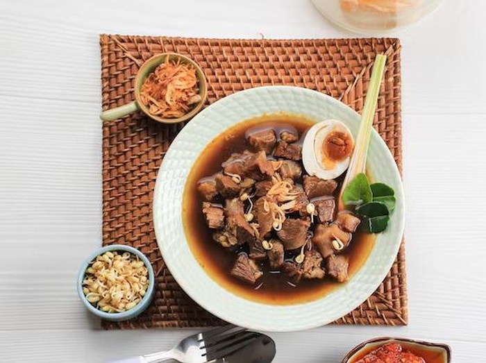 Salah satu menu di Madura Kitchen, London adalah rawon/foto: freepik.com/ikarahma
