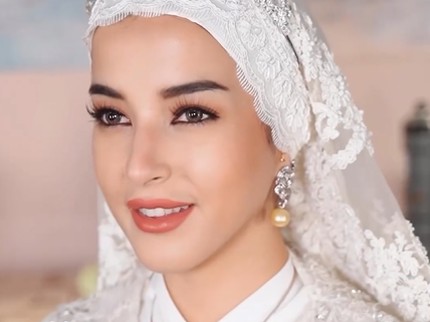 5 Potret Tasya Farasya Tiru Riasan Anisha Rosnah Isa Kalebic Istri Pangeran Mateen Saat Pernikahan