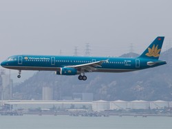 2 Pesawat Vietnam Airlines Senggolan di Bandara Hanoi