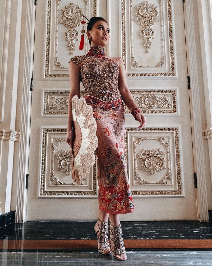 5 Inspirasi Outfit Imlek Favorit dari Para Artis