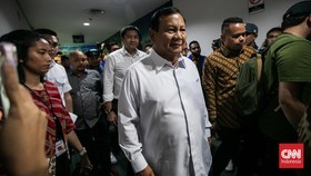 Prabowo Didoakan Sehat dan Sabar saat Salat Idul Fitri di Hambalang