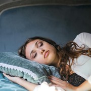 6 Cara Meningkatkan Kualitas Tidur Orang Dewasa agar Badan Segar di Pagi Hari