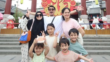 Komentar netizen tentang kedekatan Donna Harun dan Herfiza