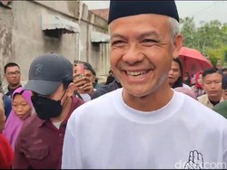 Akun Facebook Diserang Akun Anonim Vietnam, Ganjar: Ini Fenomena Apa?