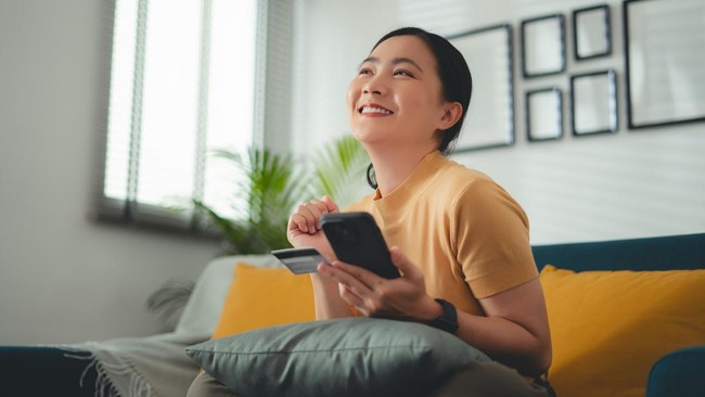 Belanja online semakin mudah dengan ShopeeVIP, gratis ongkir, diskon eksklusif, dan keuntungan lainnya untuk pengalaman berbelanja yang lebih hemat.