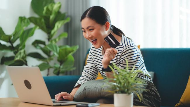 Mengatur keuangan tak sekadar soal terbiasa menabung. Ada beberapa ciri-ciri lain yang ditunjukkan oleh orang yang pandai mengatur uangnya.