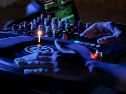 Sosok DJ Pendeta Asal Portugal