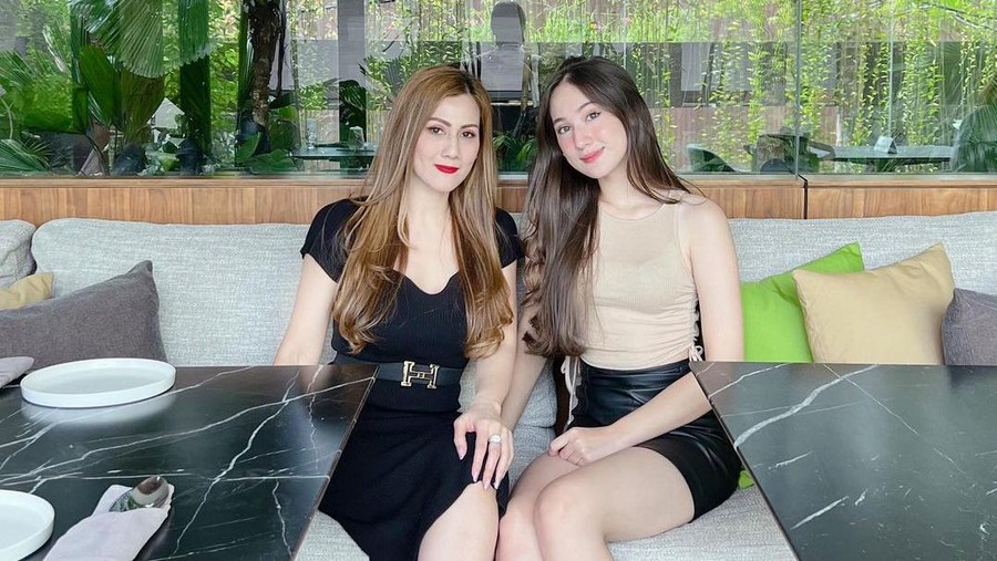 Laura Moane dan sang ibunda