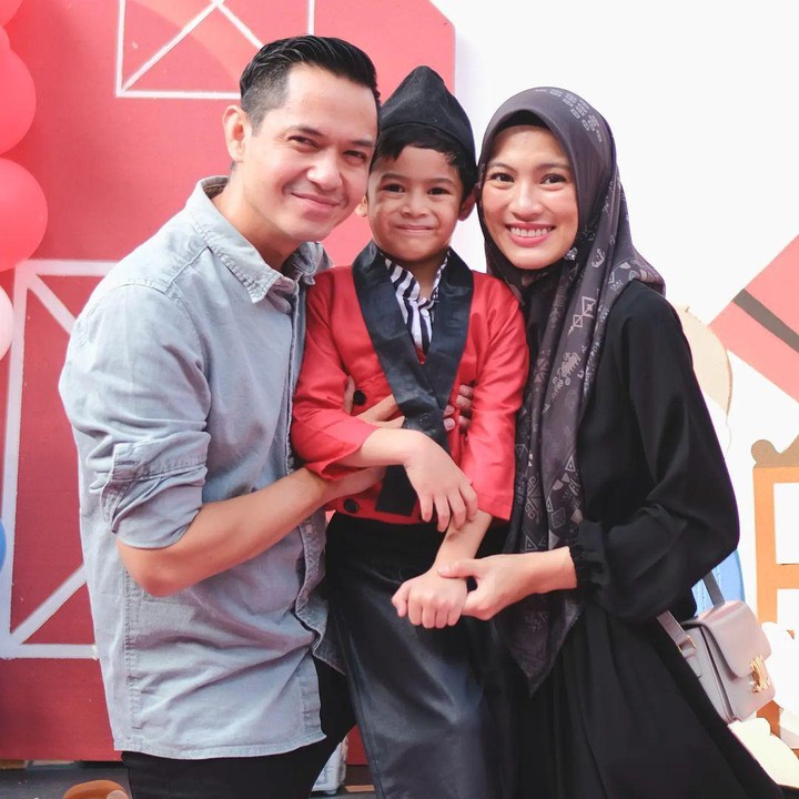 <p>Melihat dari unggahan Icha dan Dude, banyak netizen yang ternyata dibuat gemas dengan tingkah laku Malik nih, Bunda. Mereka pun berharap agar Si Kecil tumbuh menjadi anak yang saleh dan sukses di masa depan. (Foto: Instagram: @dude2harlino)</p>