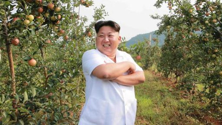 This undated picture released from North Korea's official Korean Central News Agency (KCNA) on August 18, 2015 shows North Korean leader Kim Jong-Un visiting the Taedonggang Combined Fruit Farm in Pyongyang.    AFP PHOTO / KCNA via KNS    REPUBLIC OF KOREA OUT 
THIS PICTURE WAS MADE AVAILABLE BY A THIRD PARTY. AFP CAN NOT INDEPENDENTLY VERIFY THE AUTHENTICITY, LOCATION, DATE AND CONTENT OF THIS IMAGE. THIS PHOTO IS DISTRIBUTED EXACTLY AS RECEIVED BY AFP. 
---EDITORS NOTE--- RESTRICTED TO EDITORIAL USE - MANDATORY CREDIT 