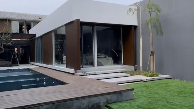 Hampir 3 Tahun Belum Beres, 6 Potret Rumah Baru Mona Ratuliu bak Resort