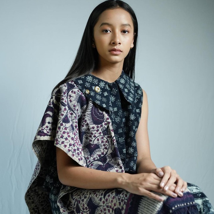 <p>Seperti ayah dan ibunda, Widuri juga terjun ke dunia hiburan Tanah Air. Ia debut sebagai aktris di usia 8 tahun dalam film<em> Aku, Kau & KUA.</em> (Foto: Instagram @widimulia)<br /><br /><br /></p>