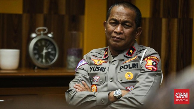 Direktur Registrasi dan Identifikasi Korlantas Polri Yusri Yunus buka suara soal pemberlakuan resmi BPJS Kesehatan jadi syarat urus SIM mulai 1 Desember 2024.