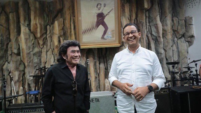 Anies Baswedan menemui raja dangdut Rhom Irama di kawasan Depok, Jawa Barat, Sabtu (20/1).