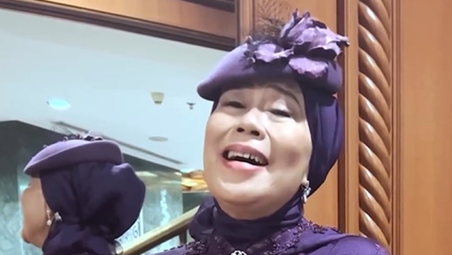 Dewi Yull Ungkap Alasan Posting Video Nikahan Prince Mateen dengan Bahasa Isyarat