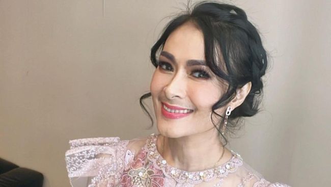 Iis Dahlia Salah Lirik Saat Bawakan Lagu India, Anisa Bahar Beri Komentar