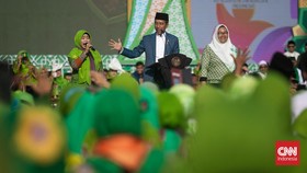Jokowi Pamer Kucurkan Bansos Rp443 Triliun di Depan Muslimat NU