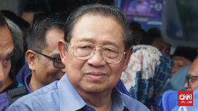 SBY Salat Id di Cikeas, Didampingi Ibas dan Hatta Rajasa