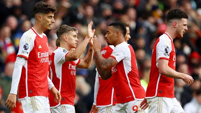 Arsenal menghajar Crystal Palace 5-0 pada pertandingan pekan ke-21 Liga Inggris di Stadion Emirates, Sabtu (20/1).
