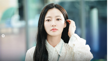img-title Song Ha Yoon 'Marry My Husband' Akui Dikeluarkan dari Sekolah gegara Kasus Bullying