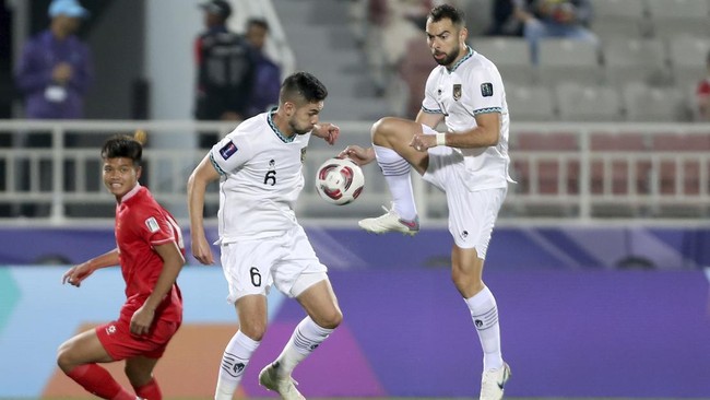 Timnas Indonesia tidak lagi menempati peringkat pertama pada klasemen peringkat tiga terbaik di Piala Asia 2023 (2024) setelah digeser Bahrain.
