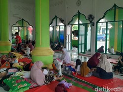 Cuaca Berubah Terus Bikin Korban Banjir Makassar Bolak-Balik Pengungsian