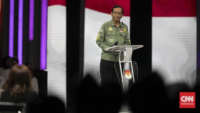 Mahfud MD menilai orang-orang di desa tak mau lagi jadi petani lantaran kerap merugi sehingga jumlah petani menjadi berkurang.