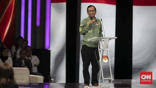 Usai Debat Cawapres, Mahfud MD mengucapkan terima kasih kepada Presiden Jokowi karena sudah memilihnya sebagai Menkopolhukam pada 4,5 tahun lalu.