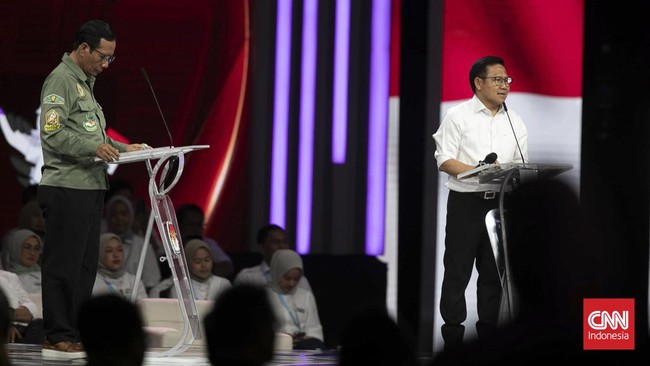Cak Imin dan Mahfud MD kompak menyentil Gibran yang beberapa kali melemparkan pernyataan receh dan menggunakan singkatan sulit.