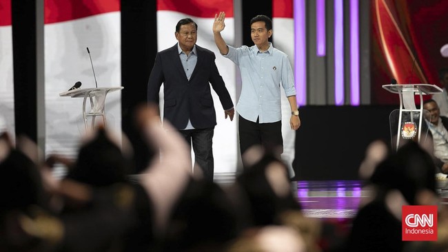 Gerakan salam 4 jari yang ramai di dunia maya menyerukan pilihan alternatif sekaligus persatuan antara kubu AMIN dan Ganjar-Mahfud.