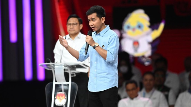 Cawapres nomor urut 2 Gibran Rakabuming Raka bertanya tentang inflasi hijau (greenflation) kepada cawapres nomor urut 3 Mahfud MD. Berikut artinya.