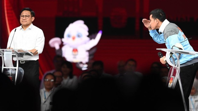 Elite PDIP Aria Bima memaklumi gimik dan gestur Gibran Rakabuming selama debat keempat Pilpres 2024 pada Minggu (21/1) malam.