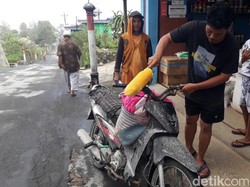 Merapi Erupsi, Hujan Abu Guyur 7 Kecamatan di Boyolali