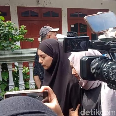 Banyak Kenangan, Irish Bella Ungkap Permintaan Terakhir Ayah Ammar Zoni