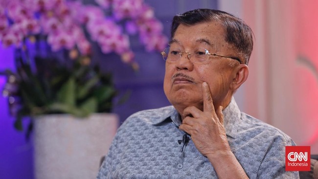 Wakil Presiden ke-12 Jusuf Kalla (JK) mengaku mendapat intimidasi dan gangguan terhadap bisnis keluarga usai mendukung Anies Baswedan-Muhaimin.
