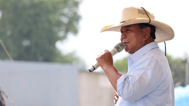 Capres nomor urut 2 Prabowo mempertimbangkan menyasar guru dalam program makan siang gratis karena temuan banyak guru yang mengalami kekurangan gizi.