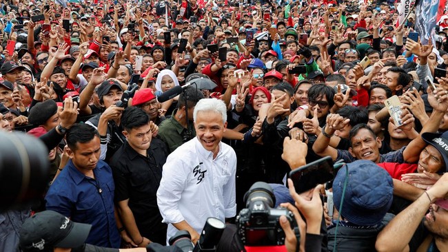 Presiden Joko Widodo (Jokowi) kembali dianggap membuntuti agenda kampanye calon presiden nomor urut 3 Ganjar Pranowo dengan tujuan mempersempit gerak PDIP.