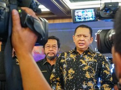 Bamsoet Minta Maskapai Ikuti Standar Internasional Terkait Smart Koper