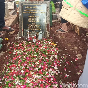 Jenazah Ayah Ammar Zoni Ditumpuk dengan Istri & Cucu, Ini Kata Khalid Basalamah