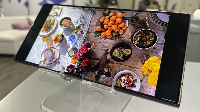 Samsung resmi meluncurkan opsi bahasa Indonesia pada Galaxy AI untuk ponsel flagship Galaxy S24. Simak cara pakainya.