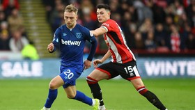 Hasil Liga Inggris: Diwarnai 2 Kartu Merah, West Ham vs Sheffield 2-2