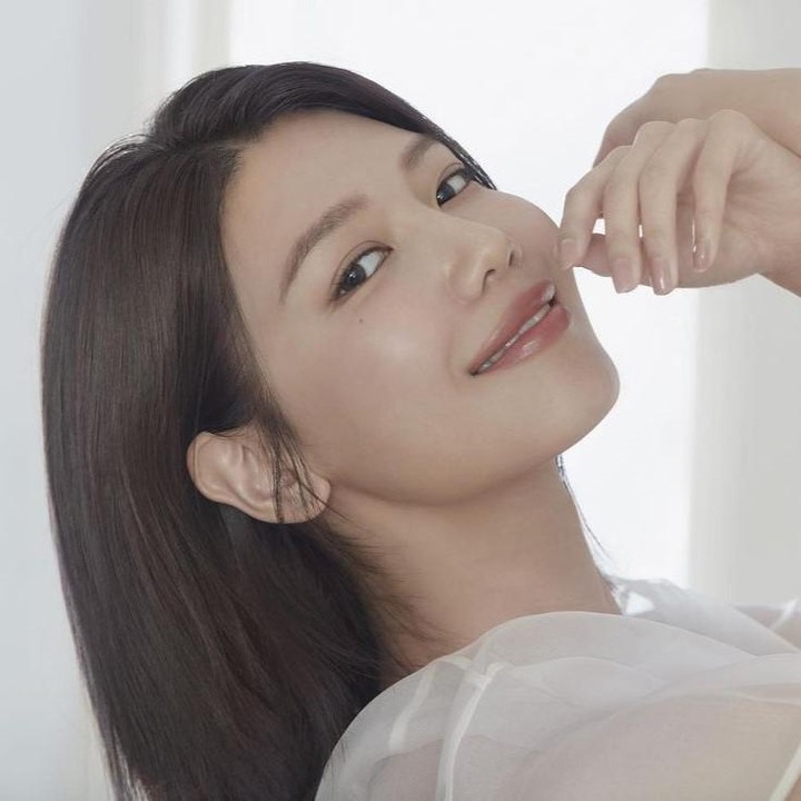 <p>Sooyoung, member SNSD yang juga pemain drama <em>Korea Not Others</em> (2023), dan aktor <em>Crash Course in Romance</em> (2023), Jung Kyung Ho, telah menjalin hubungan asmara sejak tahun 2013, Bunda. Kedua artis Korea ini pun diperkirakan akan segera menikah. (Foto: Instagram @sooyoungchoi)</p>