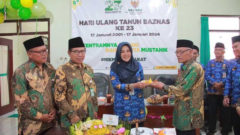 Bupati Klaten berharap Baznas di daerahnya semakin solid menjadi 'Lembaga Utama Mensejahterakan Umat' melalui penghimpunan, pengelolaan dan penyaluran zakat.