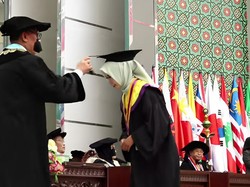 Ngalam Mbois: Aprilia Aktivis IPPNU Raih Gelar Mahasiswa Berprestasi Unisma