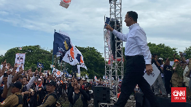 Kunjungi Cikarang, Anies Sindir Massa Bayaran saat Kampanye