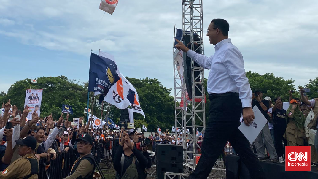 Anies menyindir pihak yang menggunakan massa bayaran saat kampanye. Menurutnya, massa bayaran bisa dilihat dari keberadaan bus besar di area kampanye.