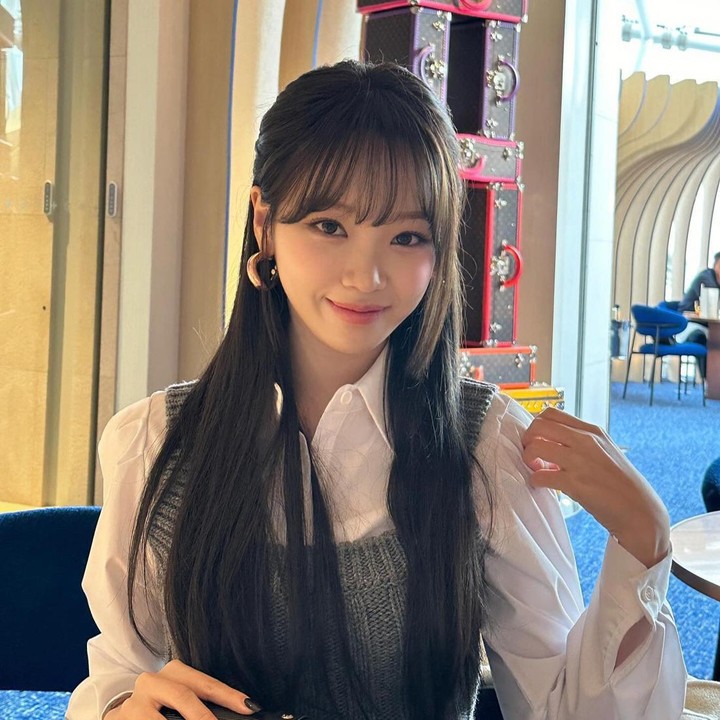 <p>Di posisi ke-10 ada Kim Chaewon dari Le Sserafim, Bunda. Merupakan leader dari girl group yang dibentuk tahun 2022 lalu, idol K-Pop wanita ini meraih suara sebanyak 6,10 persen. (Foto: Instagram @_chaechae_1)</p>