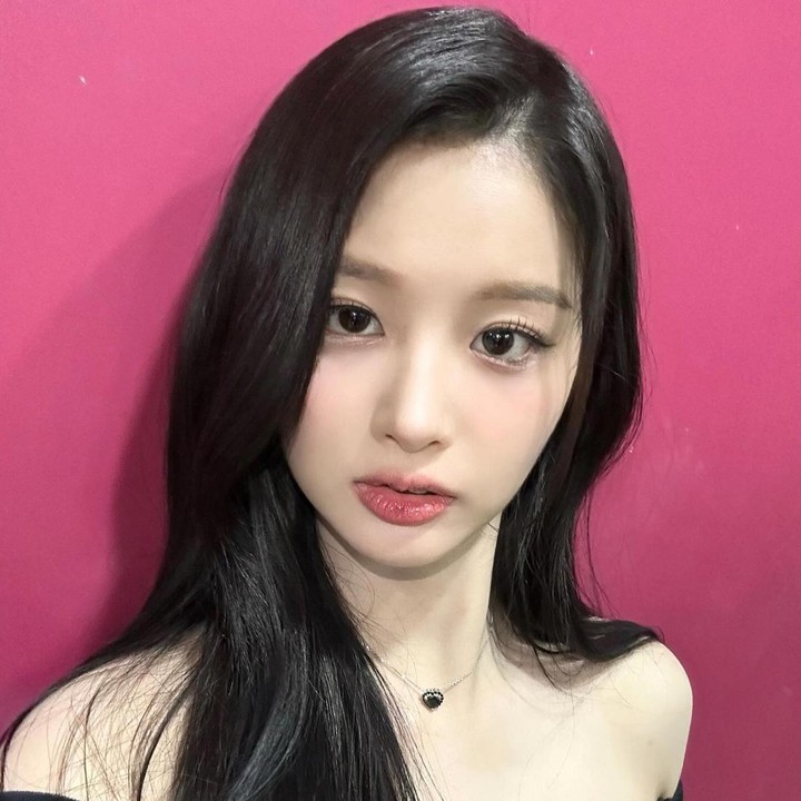 <p>Di urutan ke-4 ada Sullyoon dari NMIXX, Bunda. Idol K-Pop wanita lulusan Hanlim Multi Arts High School ini memiliki suara sebanyak 9,98 persen. (Foto: Instagram @nmixx_official)</p>
