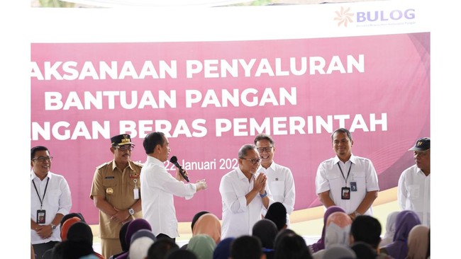 Menteri Perdagangan, Zulkifli Hasan, mengatakan bantuan pangan akan terus berlanjut hingga Juni saat mendampingi Jokowi kunker ke Jateng.